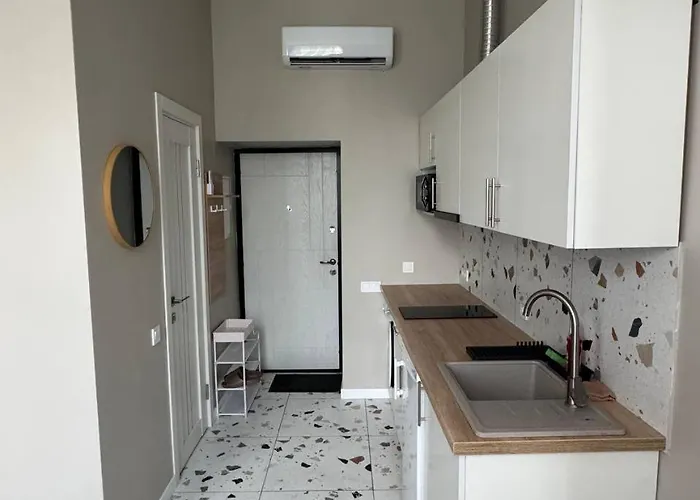 Freedom Dolynsky Bright